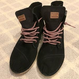 Toms suede booties